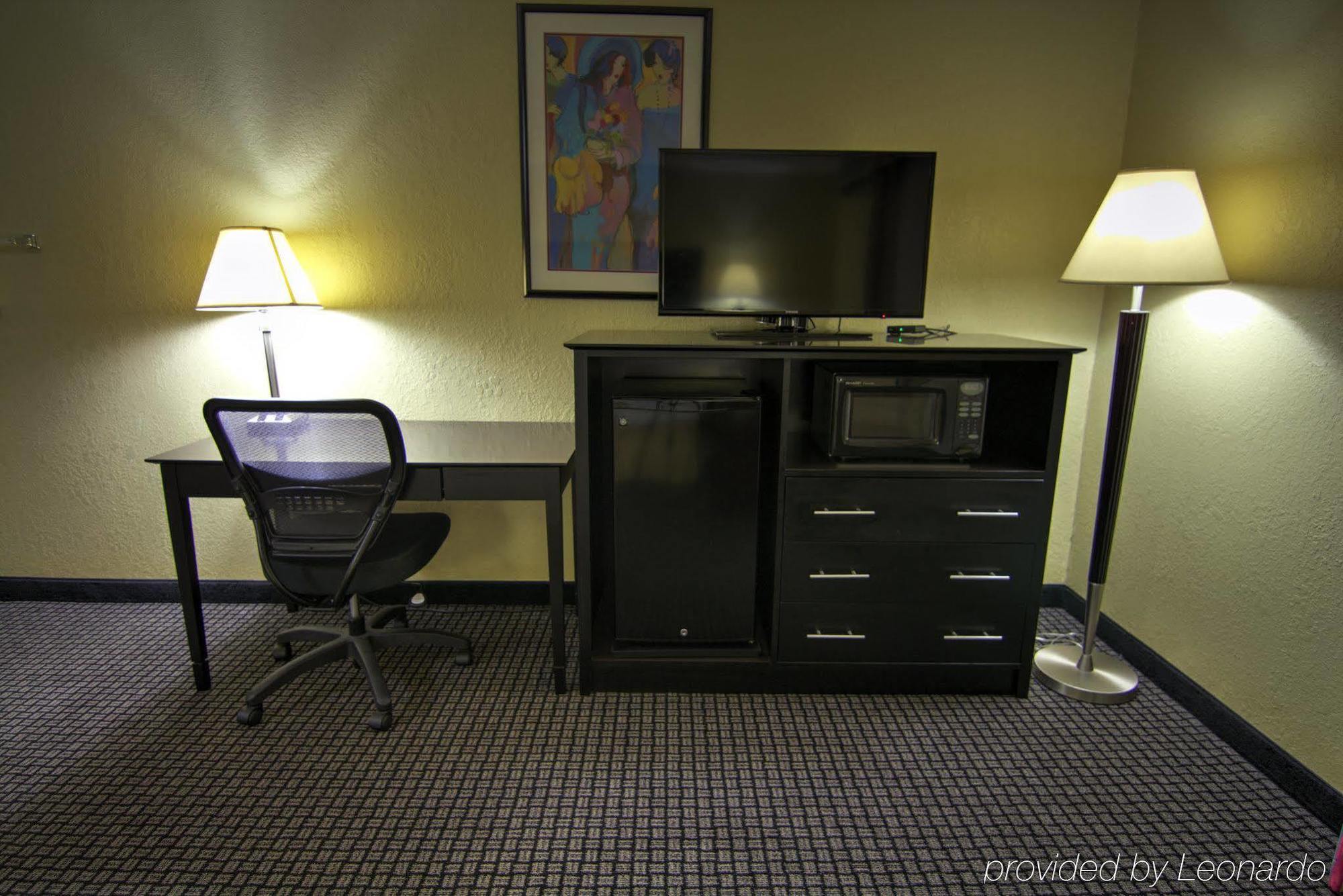Best Western Lakewinds Ludington Εξωτερικό φωτογραφία
