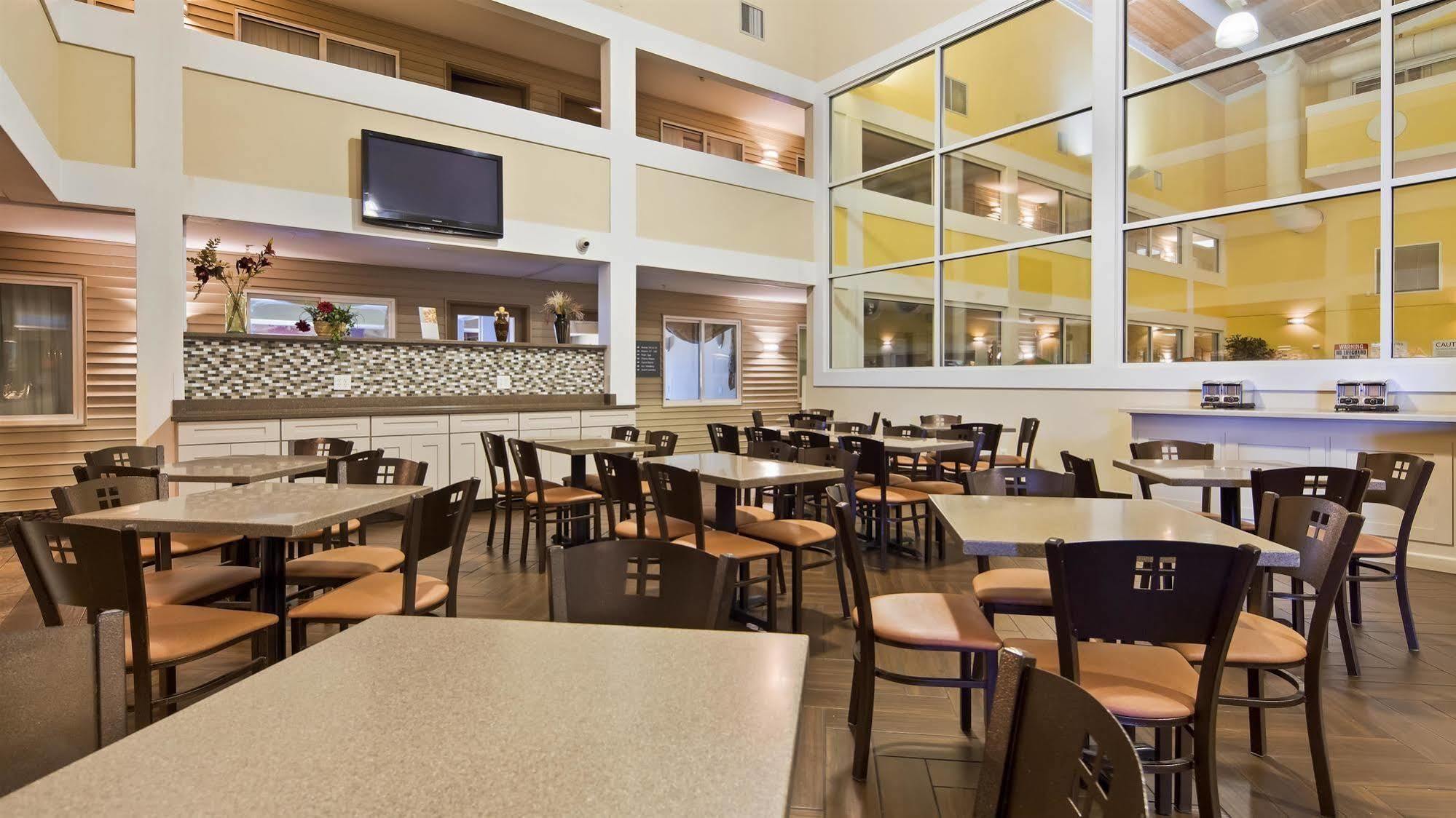 Best Western Lakewinds Ludington Εξωτερικό φωτογραφία