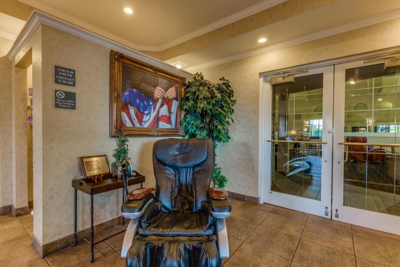 Best Western Lakewinds Ludington Εξωτερικό φωτογραφία